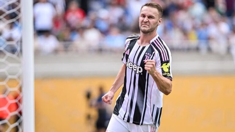 Koopmeiners con la maglia della Juventus