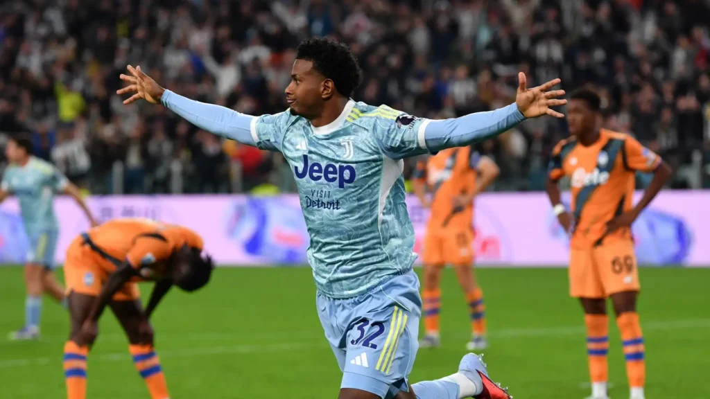 Cabal con la maglia della Juventus in gol contro l'Atalanta