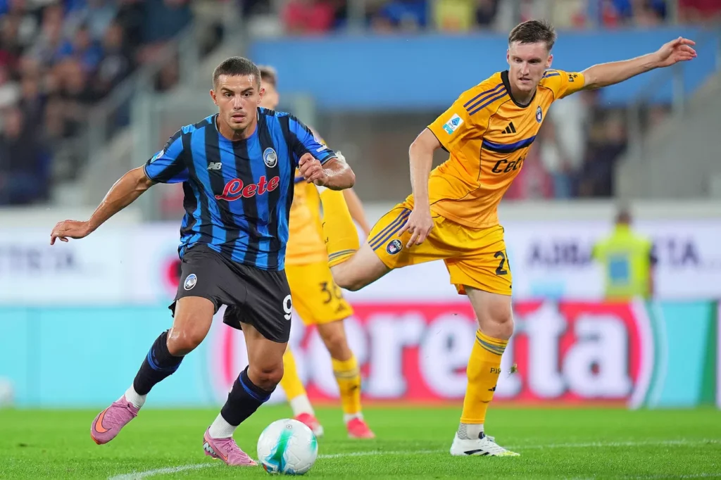Krstovic con la maglia dell'Atalanta