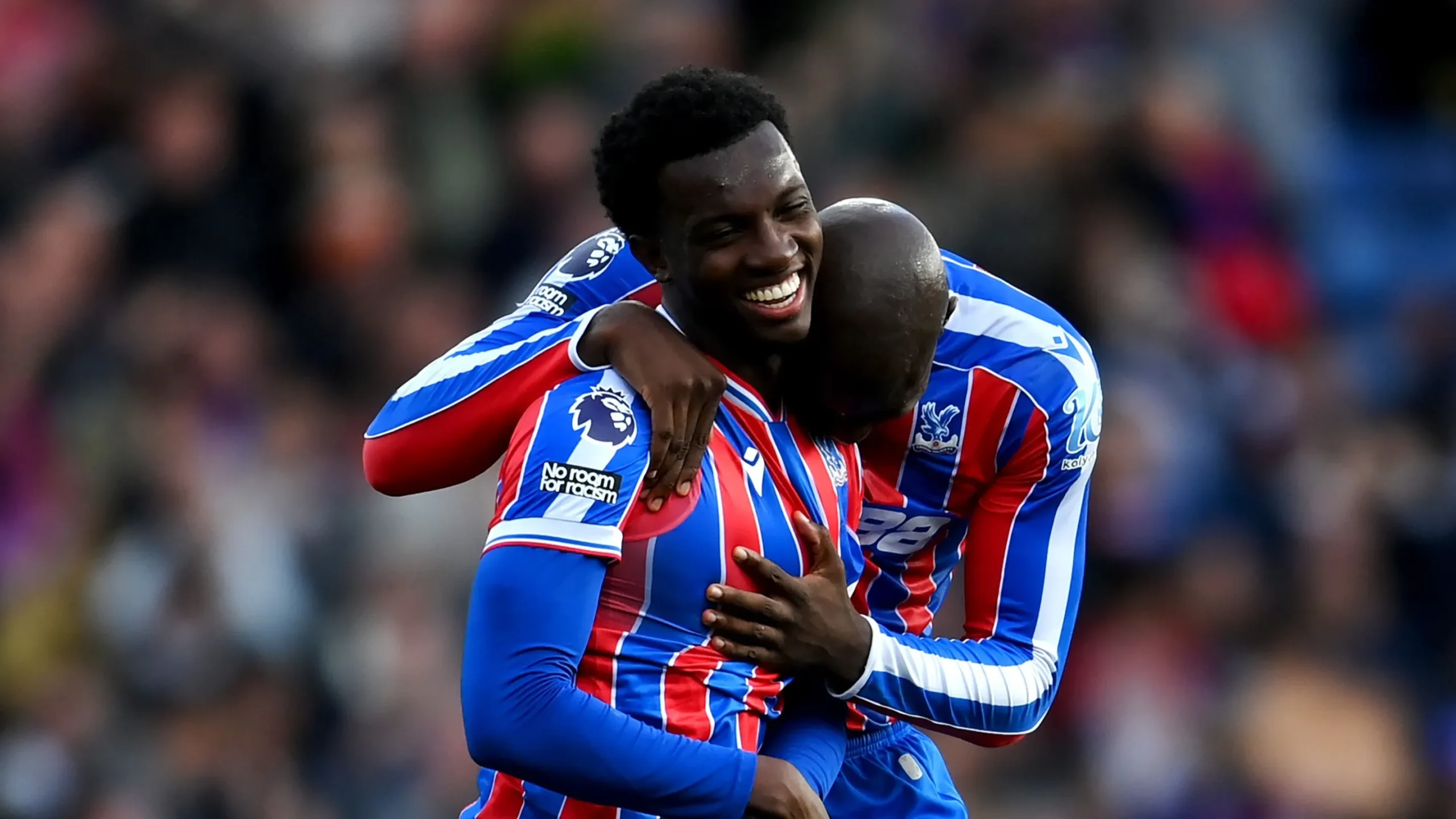 Nketiah in gol contro il Liverpool