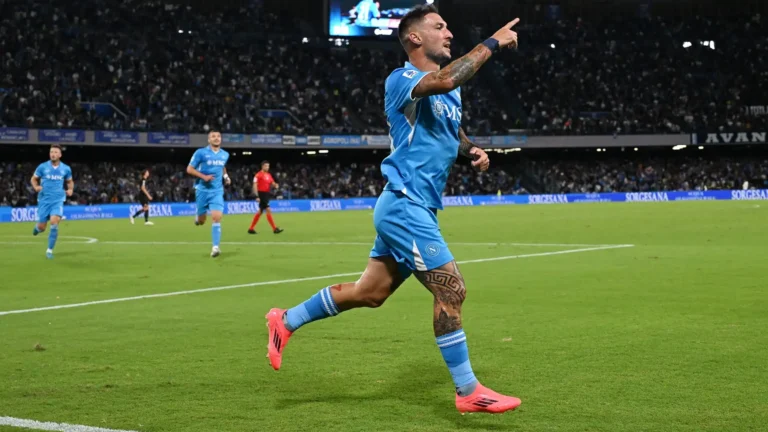 Matteo Politano con la maglia del Napoli