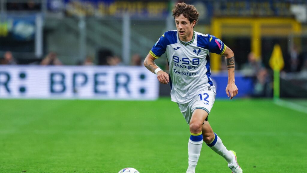 Bradaric con la maglia del Verona