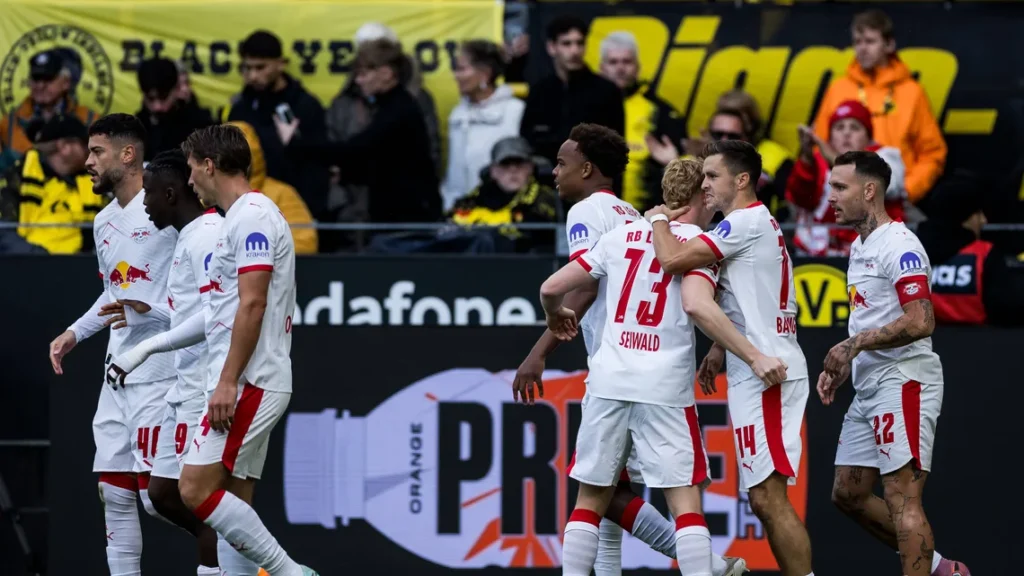 Il gol del Lipsia contro il Borussia Dortmund