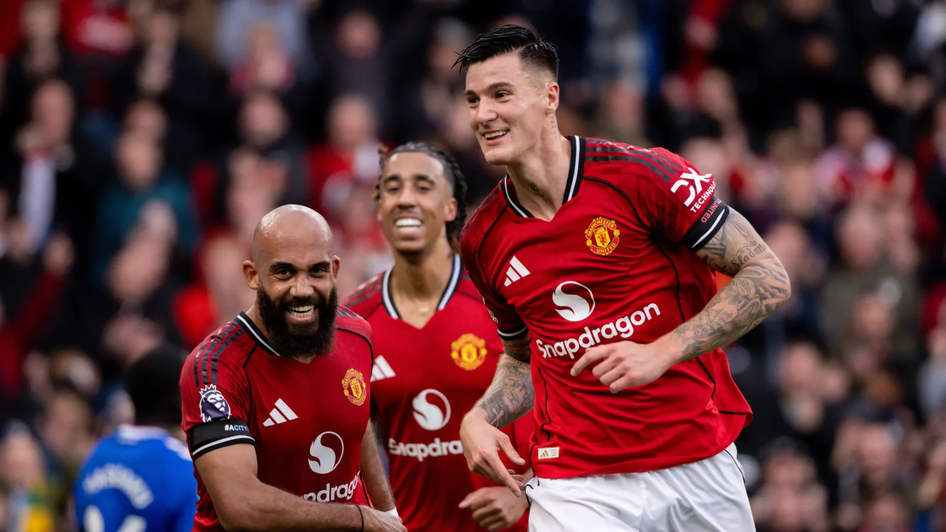 Sesko festeggia il gol con il Manchester United