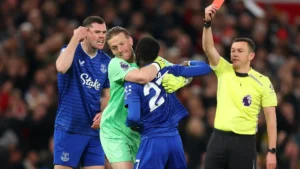 Premier League, caos Everton: Gueye schiaffeggia Keane e viene espulso