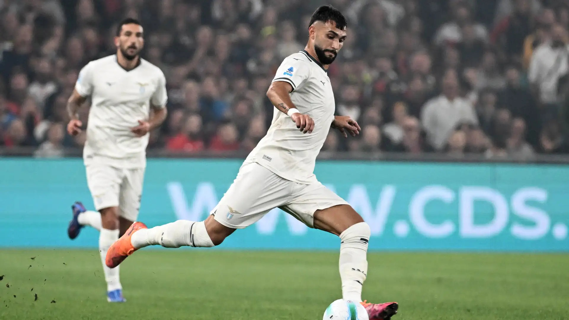 castellanos nel mirino della premier il leeds si aggiunge alla corsa da Como1907news.com castellanos nel mirino della premier il leeds si aggiunge alla corsa