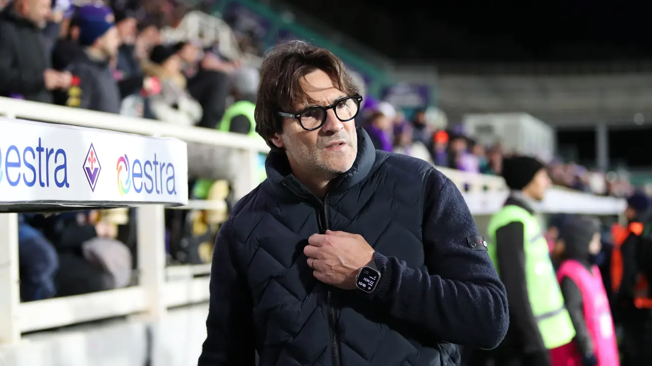 Fiorentina, Vanoli cambia rotta: il 3 5 2 scricchiola e il mercato di gennaio diventa cruciale Fiorentina, Vanoli cambia rotta: il 3 5 2 scricchiola e il mercato di gennaio diventa cruciale