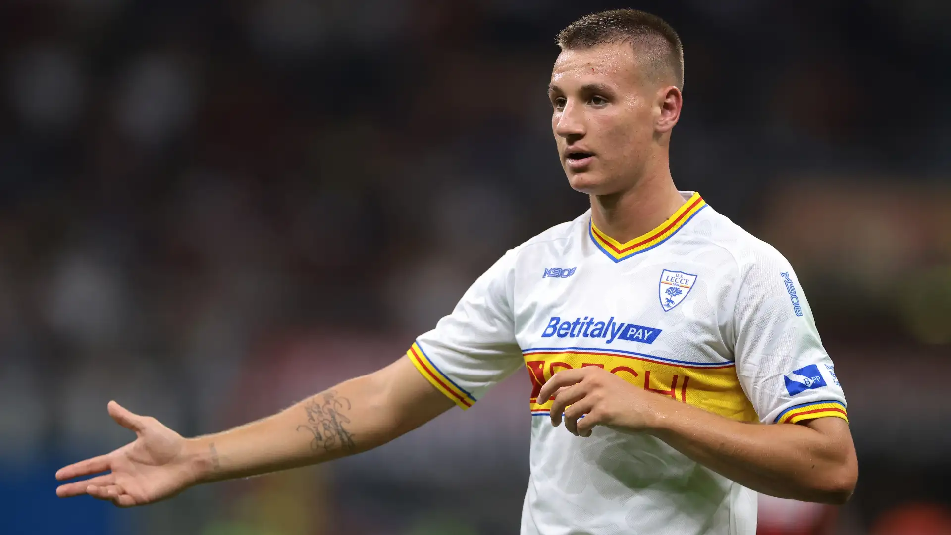 Lecce, stop Camarda: trauma alla spalla