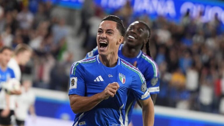 Calciomercato LIVE, giornata calda: Raspadori all’Atalanta, Roma attiva