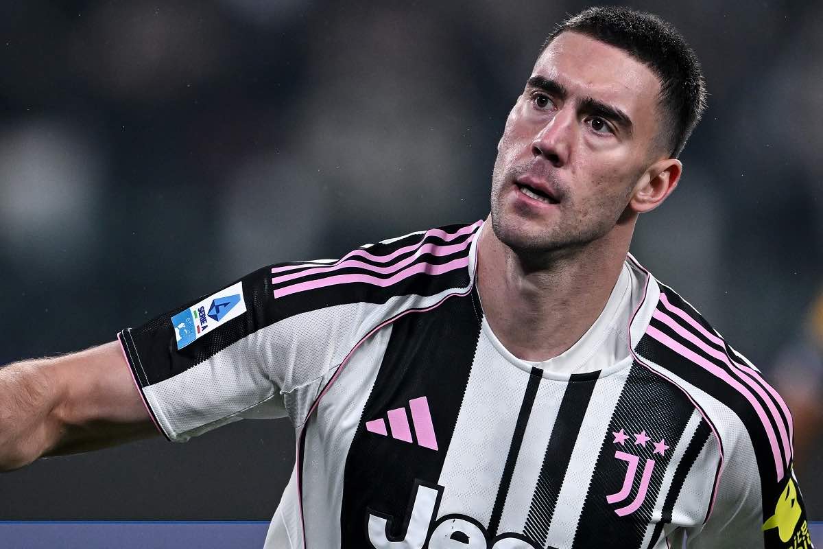 Juve, il caso Vlahovic riapre il mercato: tra rinnovo e sogni Osimhen Juve, il caso Vlahovic riapre il mercato: tra rinnovo e sogni Osimhen