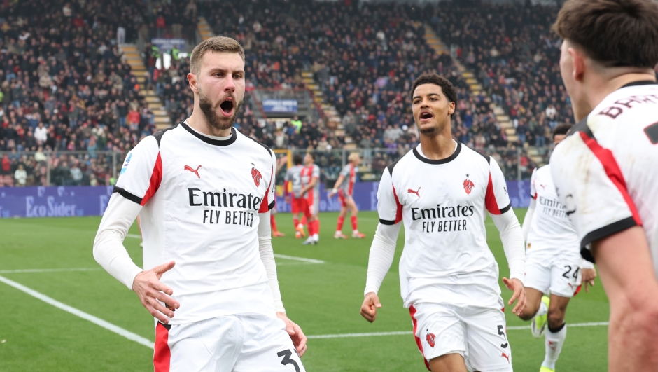 il ruggito di pavlovic e il sigillo di leao il milan espugna cremona al fotofinish da Serieagoal.it il ruggito di pavlovic e il sigillo di leao il milan espugna cremona al fotofinish